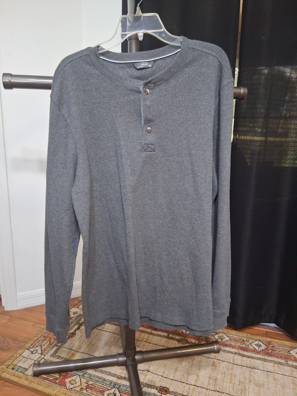 Men's Charcoal Long-Sleeve Thermal Henley Shirt - Classic Comfort